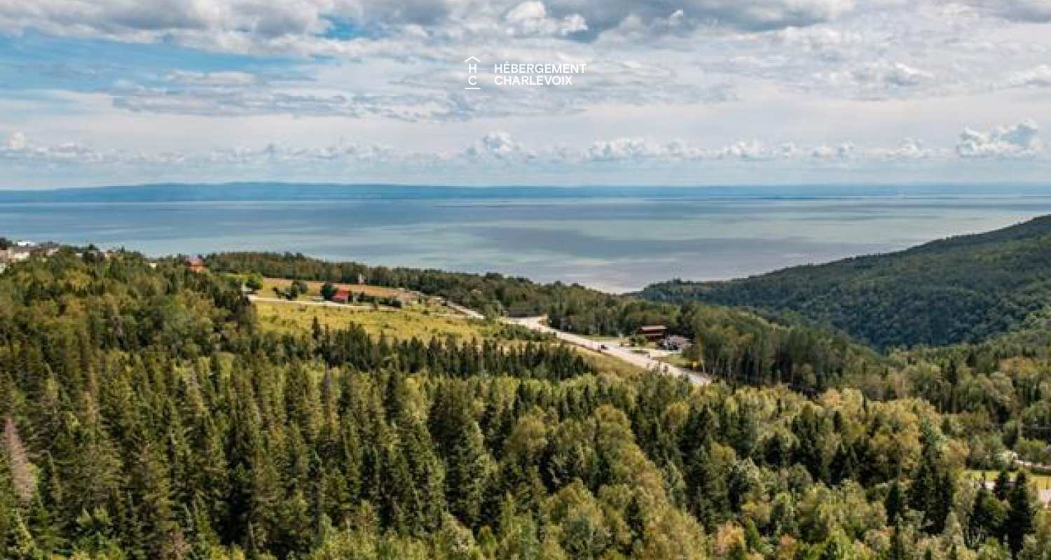 ATM-279 - Inviting Villa with breathaking views: Perfect for gatherings and exploring beautiful Charlevoix!